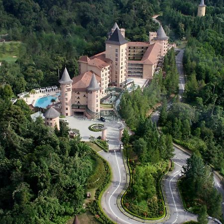 The Chateau Spa & Wellness Resort Bukit Tinggi Exterior foto